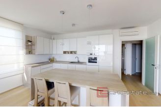 020 2015 144 split trstenik two bedroom apartment for rent