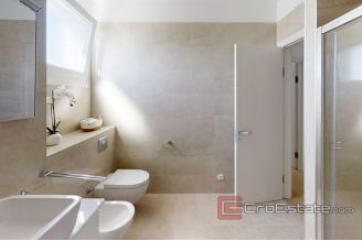 020 2015 144 split trstenik two bedroom apartment for rent