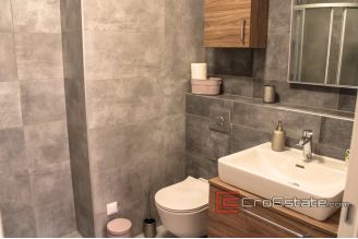 13 2024 70 Split apartment sea view for rent