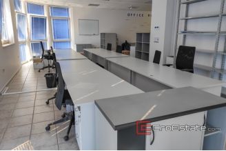 08 2024 81 Split business for sale