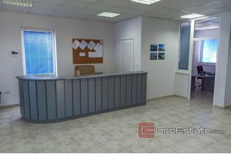 08 2024 81 Split business for sale