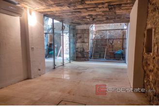 06 2024 87 Split center business for rent