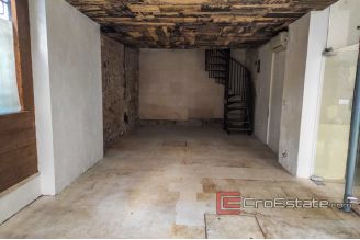 06 2024 87 Split center business for rent