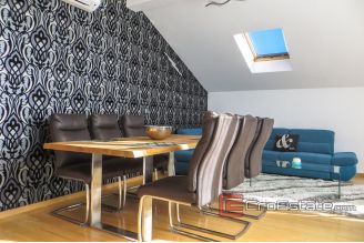 11 2018 128 Split apartment for rent