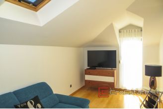 11 2018 128 Split apartment for rent