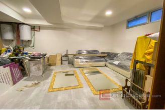 10 2027 02 Split business for rent