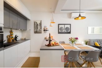 13 2022 226 Split apartment for rent sea view