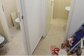 03 2016 262 Split Office Space For Sale