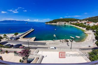 01 2016 417 Omis hotel house first row for sale
