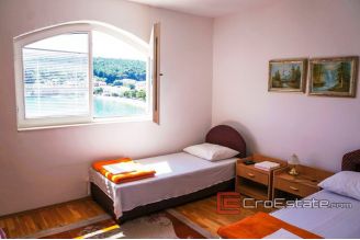 13 2016 417 Omis hotel house first row for sale