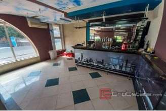 06 2016 422 Split business for rent