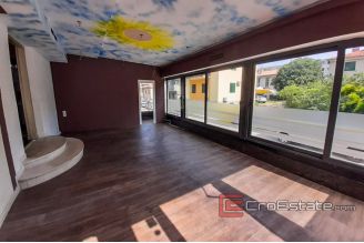 06 2016 422 Split business for rent