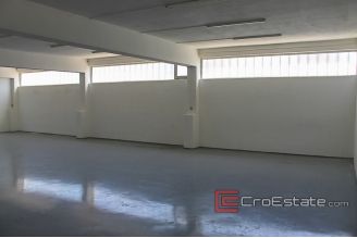 08 2016 348 Split business hall for sale