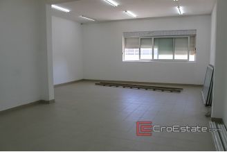 08 2016 348 Split business hall for sale