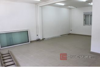 08 2016 348 Split business hall for sale