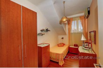 11 2016 11 apartment near center split