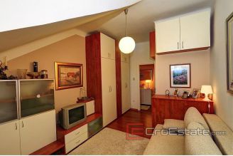 11 2016 11 apartment near center split