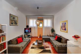 11 2016 11 apartment near center split