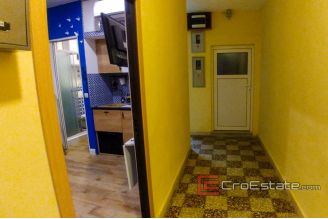 04 2016 390 Split business for rent