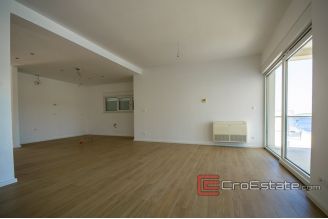 16 4871 30b Rogoznica villa seafront for sale