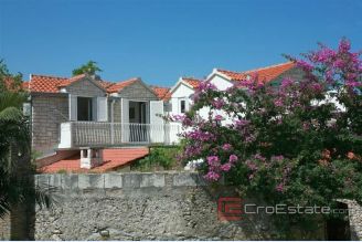 001 3560 30 Brac house villa for sale