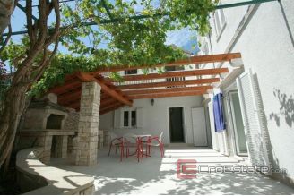 017 3560 30 Brac house villa for sale