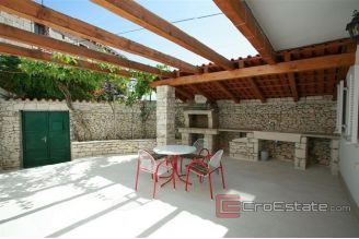 017 3560 30 Brac house villa for sale