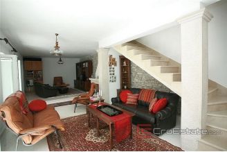 017 3560 30 Brac house villa for sale