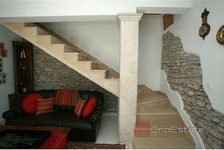 017 3560 30 Brac house villa for sale