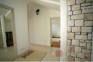 017 3560 30 Brac house villa for sale