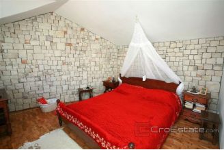 017 3560 30 Brac house villa for sale