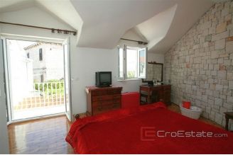 017 3560 30 Brac house villa for sale