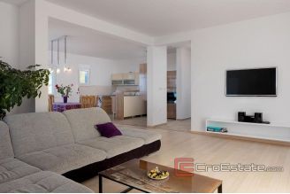 020 2026 65 luxury villa with panoramic view Split for sale