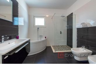 020 2026 65 luxury villa with panoramic view Split for sale