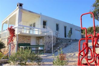 012 2021 280 house with sea view Trogir
