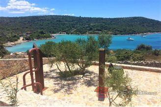 012 2021 280 house with sea view Trogir