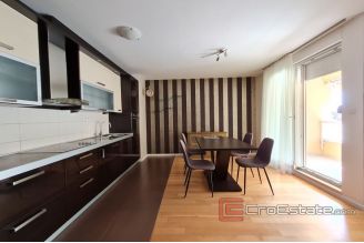 0013 2025 70 two bedroom apartment with garage and sea view Znjan for sale