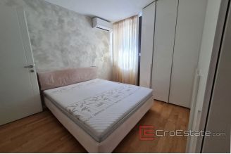 0013 2025 70 two bedroom apartment with garage and sea view Znjan for sale
