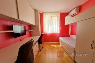 0013 2025 70 two bedroom apartment with garage and sea view Znjan for sale