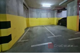0013 2025 70 two bedroom apartment with garage and sea view Znjan for sale