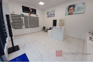 001 2016 458 business space for rent Split