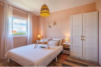 0015 5014 30 detached house with pool Zadar for sale