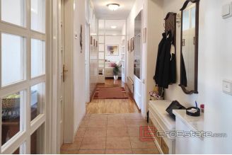 016 2024 115 split bacvice nice apartment for sale