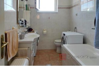 016 2024 115 split bacvice nice apartment for sale