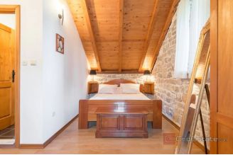 019 5301 30 island solta stone house with pool for sale