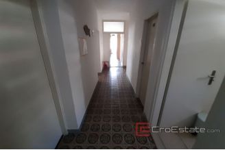 017 2016 460 Makarska detached house by the sea for sale