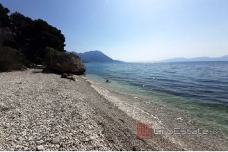 017 2016 460 Makarska detached house by the sea for sale