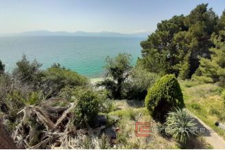 017 2016 460 Makarska detached house by the sea for sale