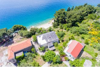017 2016 460 Makarska detached house by the sea for sale
