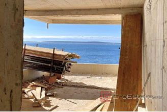 0019 2022 311 Pag villa with luxury apartments first row to the sea